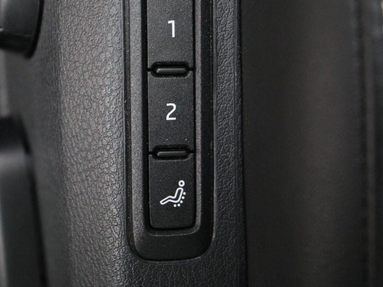 Skoda SUPERB 1.4 TSI iV Laurin & Klement | Panoramadak | Stoelventilatie | Leder | Trekhaak | Canton Sound | Virtual Cockpit | Navigatie | Memory | Achterbankverwarming | Full LED | Keyless | Carplay | PHEV