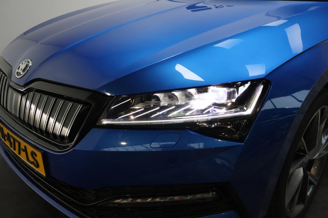 Skoda SUPERB Combi 1.4 TSI iV Sport Business | Panoramadak | Matrix LED | Navigatie