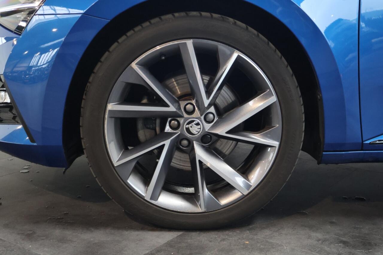 Skoda SUPERB Combi 1.4 TSI iV Sport Business | Panoramadak | Matrix LED | Navigatie