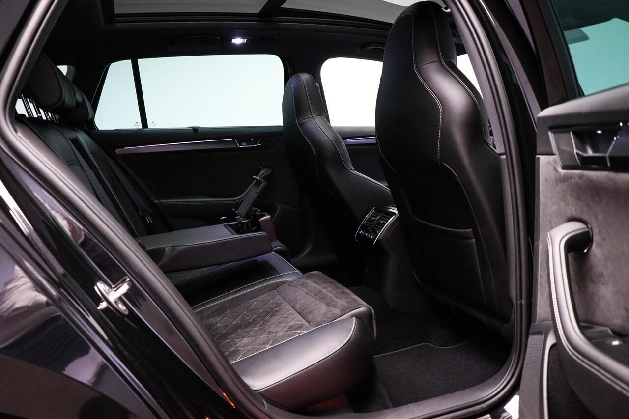 Skoda SUPERB Combi 1.4 TSI iV Sportline Business | Panoramadak | Sport stoelen |