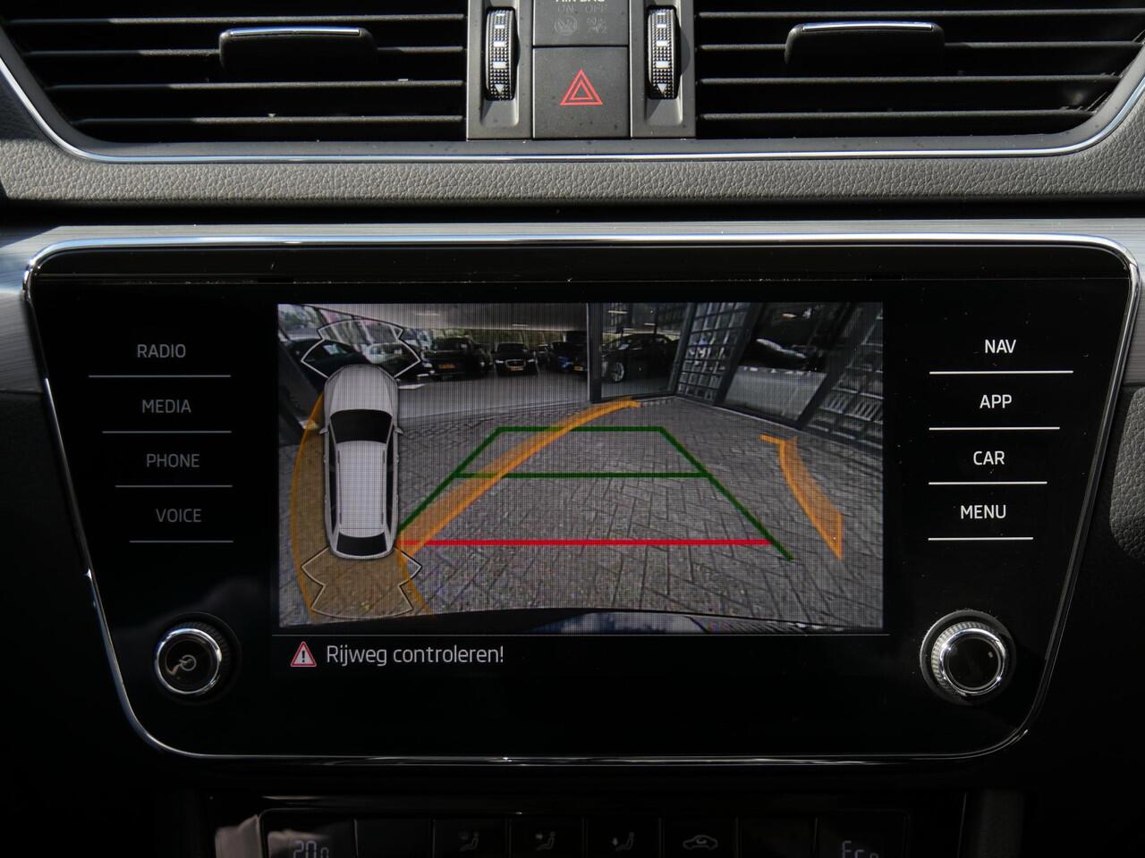 Skoda SUPERB COMBI 1.4TSI iV BUSINESS EDITION PLUS/ CAMERA/ PDC V+A/ VIRTUAL COCKPIT