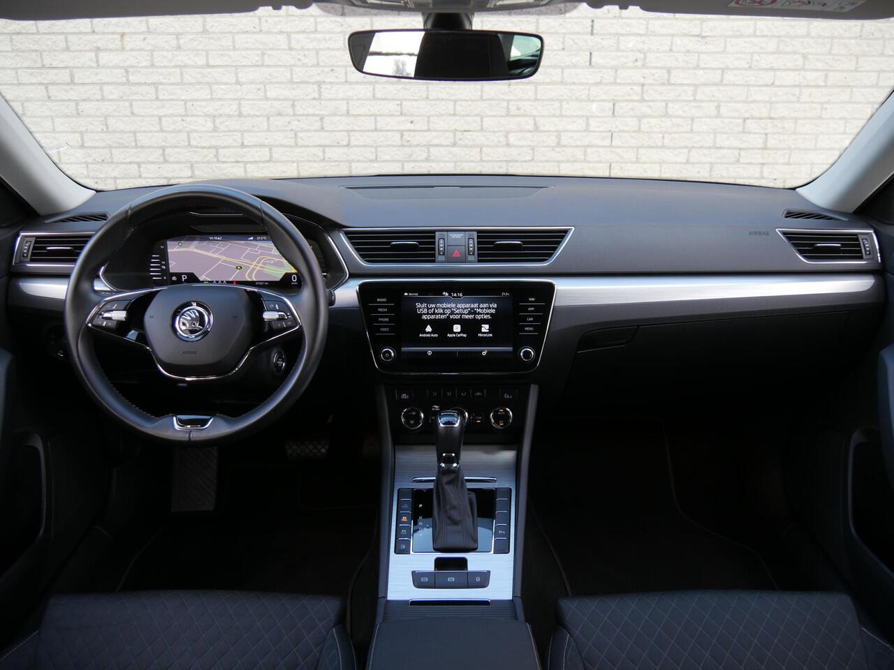 Skoda SUPERB COMBI 1.4TSI iV BUSINESS EDITION PLUS/ CAMERA/ PDC V+A/ VIRTUAL COCKPIT