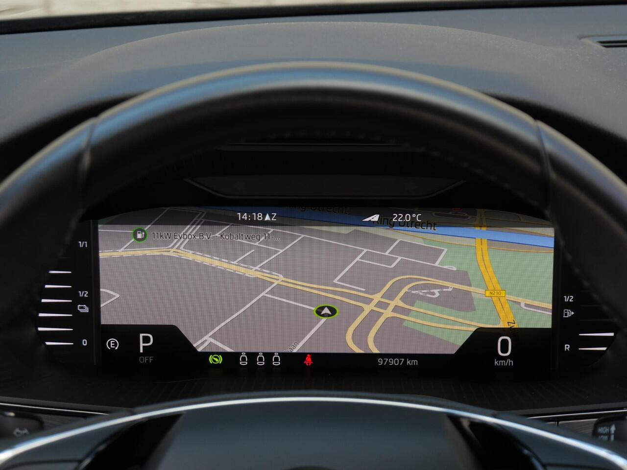 Skoda SUPERB COMBI 1.4TSI iV BUSINESS EDITION PLUS/ CAMERA/ PDC V+A/ VIRTUAL COCKPIT