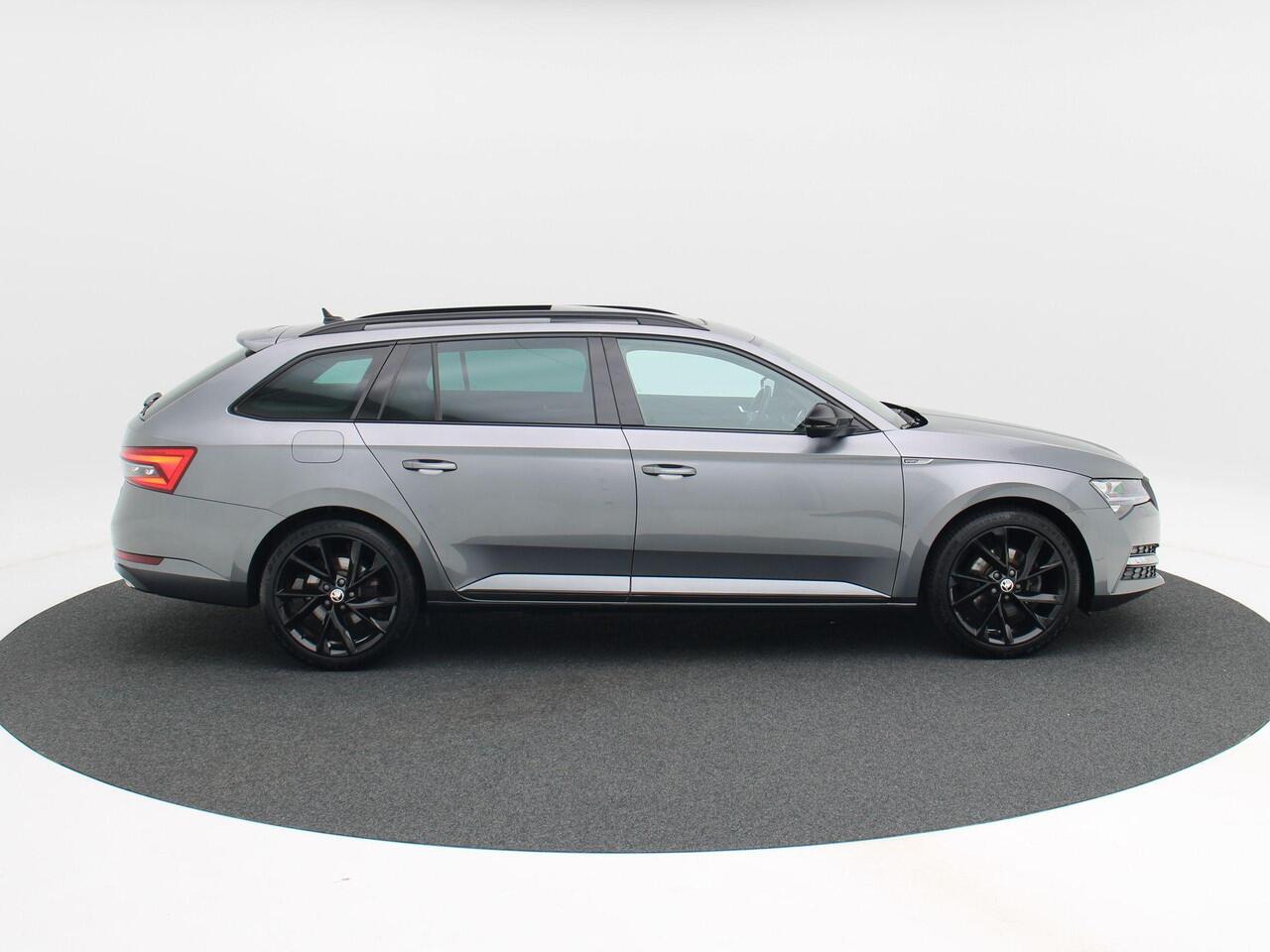 Skoda SUPERB Combi 1.4 TSi 218 Pk Automaat iV Sportline Business | Panorama Dak | Alcantara Leder | Elektrische Stoelen met Geheugen | Trekhaak | Adaptive Cruise | Camera | 19 Inch
