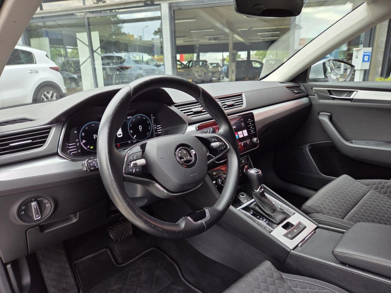 Skoda SUPERB Combi 1.5 TSI A/T Business Edition | Virtual cockpit | Navi