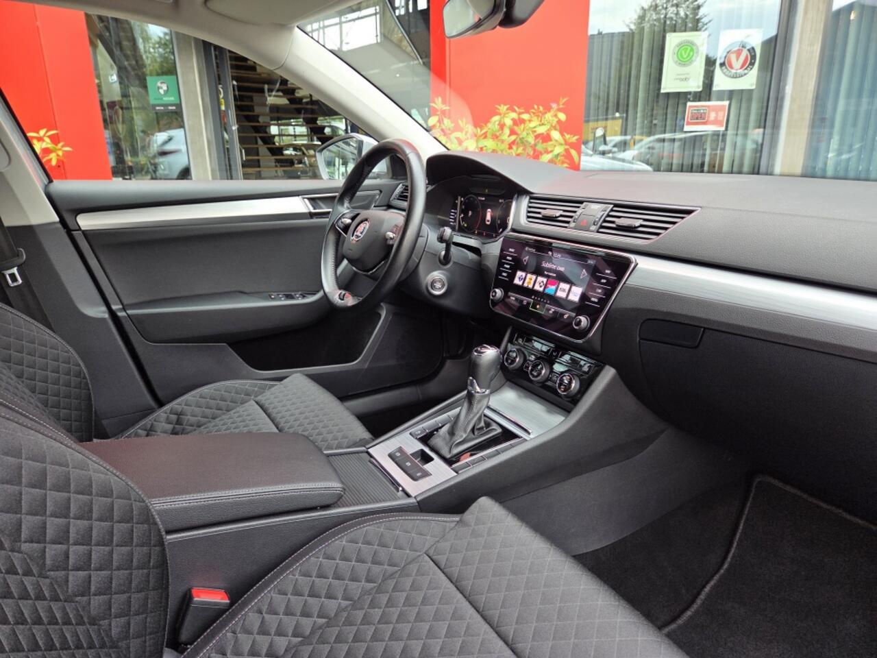 Skoda SUPERB Combi 1.5 TSI A/T Business Edition | Virtual cockpit | Navi