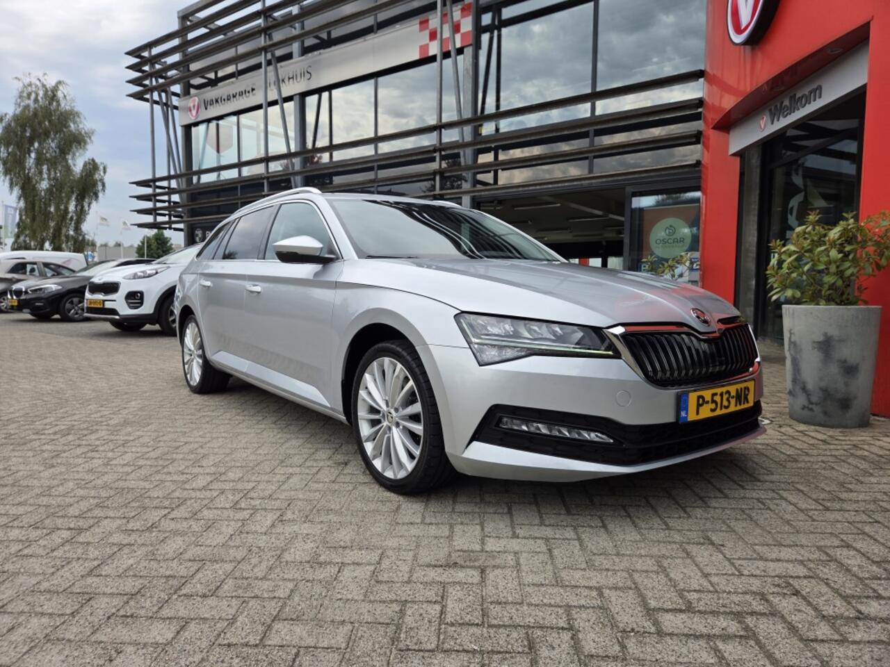 Skoda SUPERB Combi 1.5 TSI A/T Business Edition | Virtual cockpit | Navi