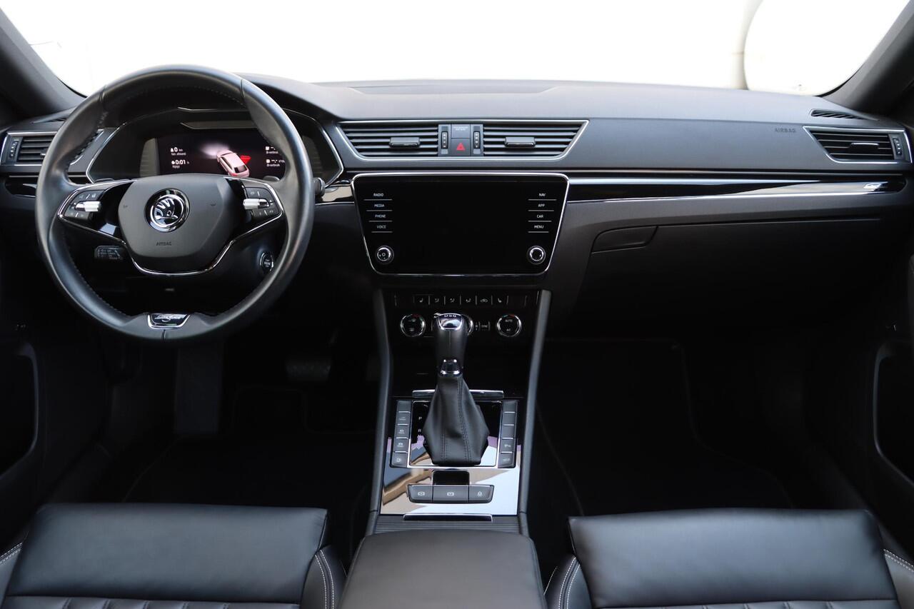 Skoda SUPERB Combi 1.4 TSI IV Laurin & Klement 218pk DSG6 | Trekhaak | Memory | Canton | Stuur+Stoelverwarming | Carplay