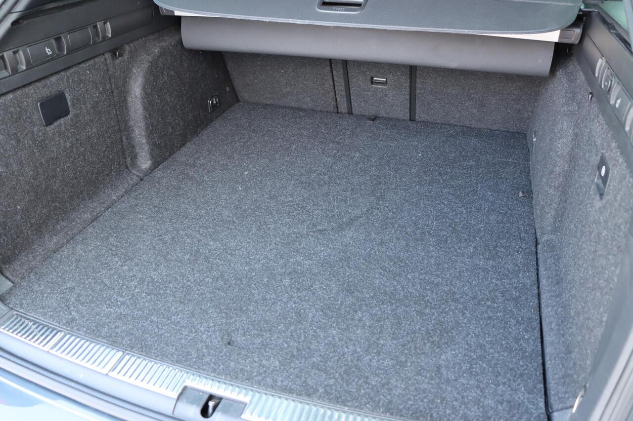 Skoda SUPERB Combi 1.4 TSI IV Laurin & Klement 218pk DSG6 | Trekhaak | Memory | Canton | Stuur+Stoelverwarming | Carplay