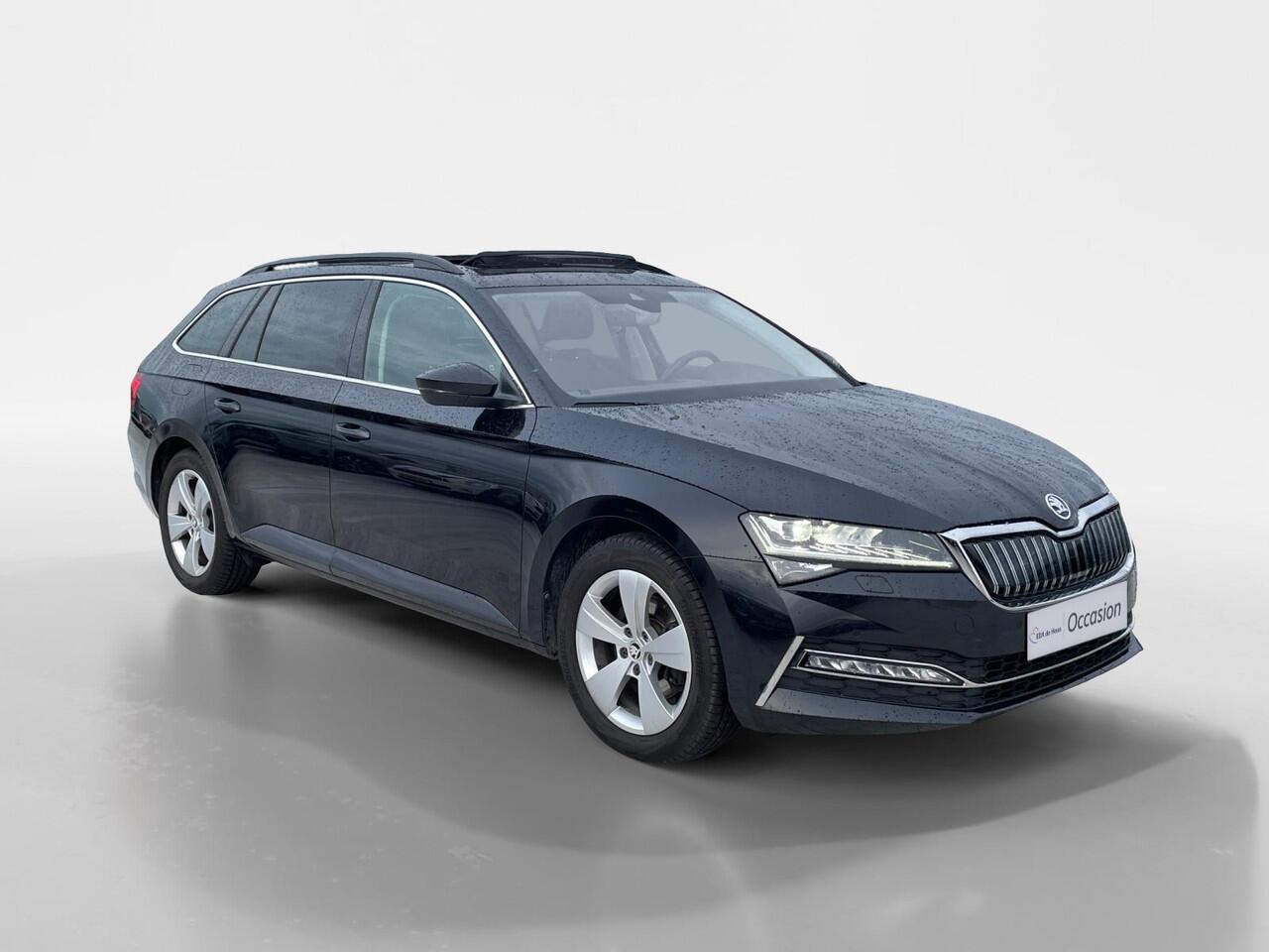 Skoda SUPERB Combi 1.4 TSI iV Business Edition Plus | Schuif-Kantel Dak | Stoel/Stuur Verwarming | Navigatie | Parkeersensoren | Apple Carplay/Android Auto | Stand Kachel
