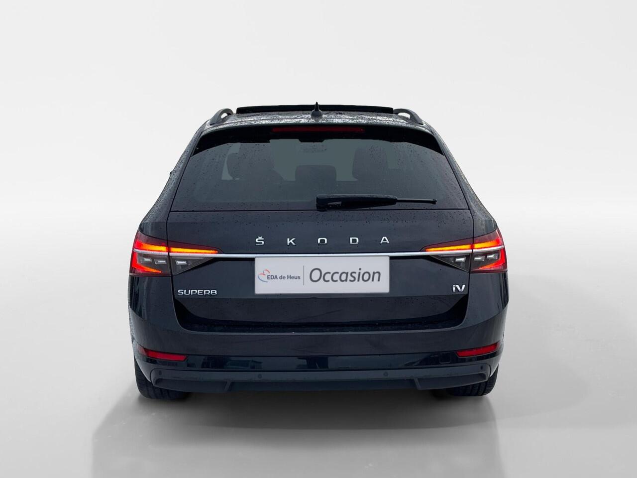 Skoda SUPERB Combi 1.4 TSI iV Business Edition Plus | Schuif-Kantel Dak | Stoel/Stuur Verwarming | Navigatie | Parkeersensoren | Apple Carplay/Android Auto | Stand Kachel