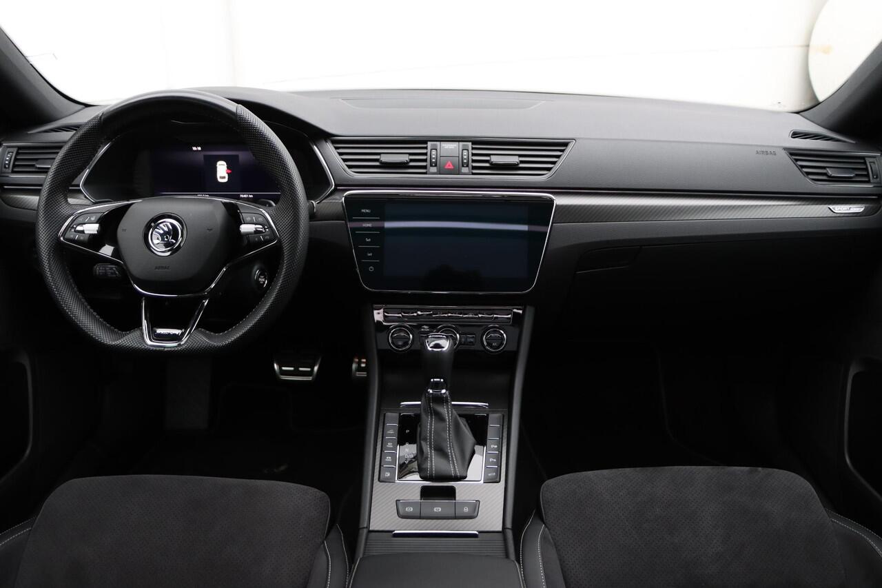 Skoda SUPERB Combi 1.4 TSI iV Sportline Business 218pk DSG6 Panoramadak | DCC | Trekhaak wegklapbaar