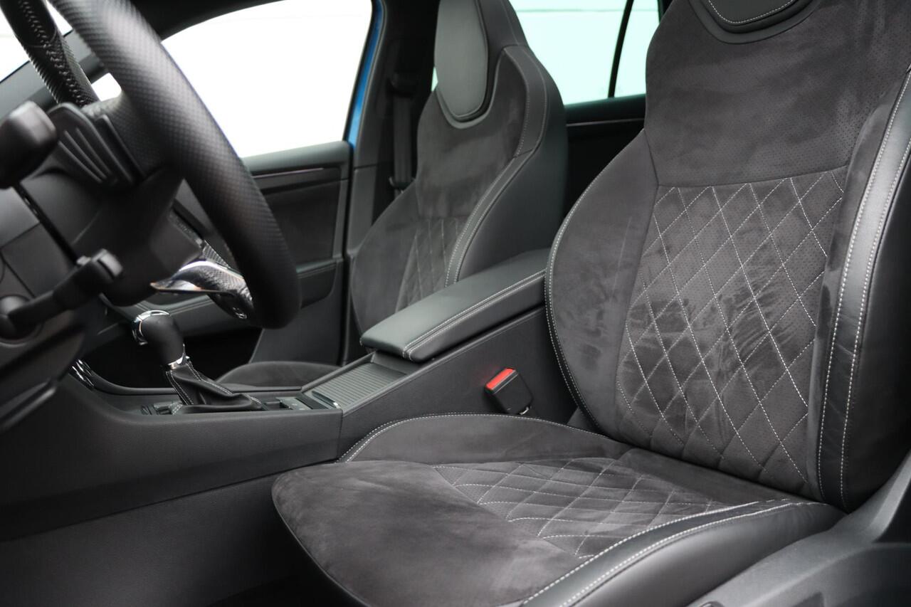 Skoda SUPERB Combi 1.4 TSI iV Sportline Business 218pk DSG6 Panoramadak | DCC | Trekhaak wegklapbaar