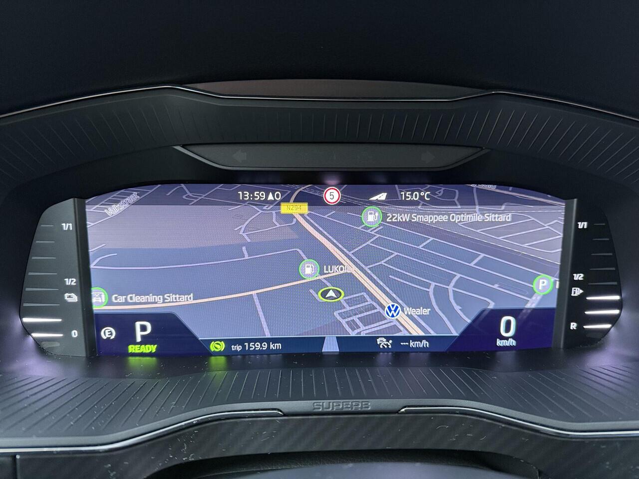 Skoda SUPERB Combi 1.4 TSI iV Sportline Business | 218 PK | SoH 100% | Matrix LED koplampen | Adaptive cruise control | 19" LM velgen | Apple Carplay/Android Auto |