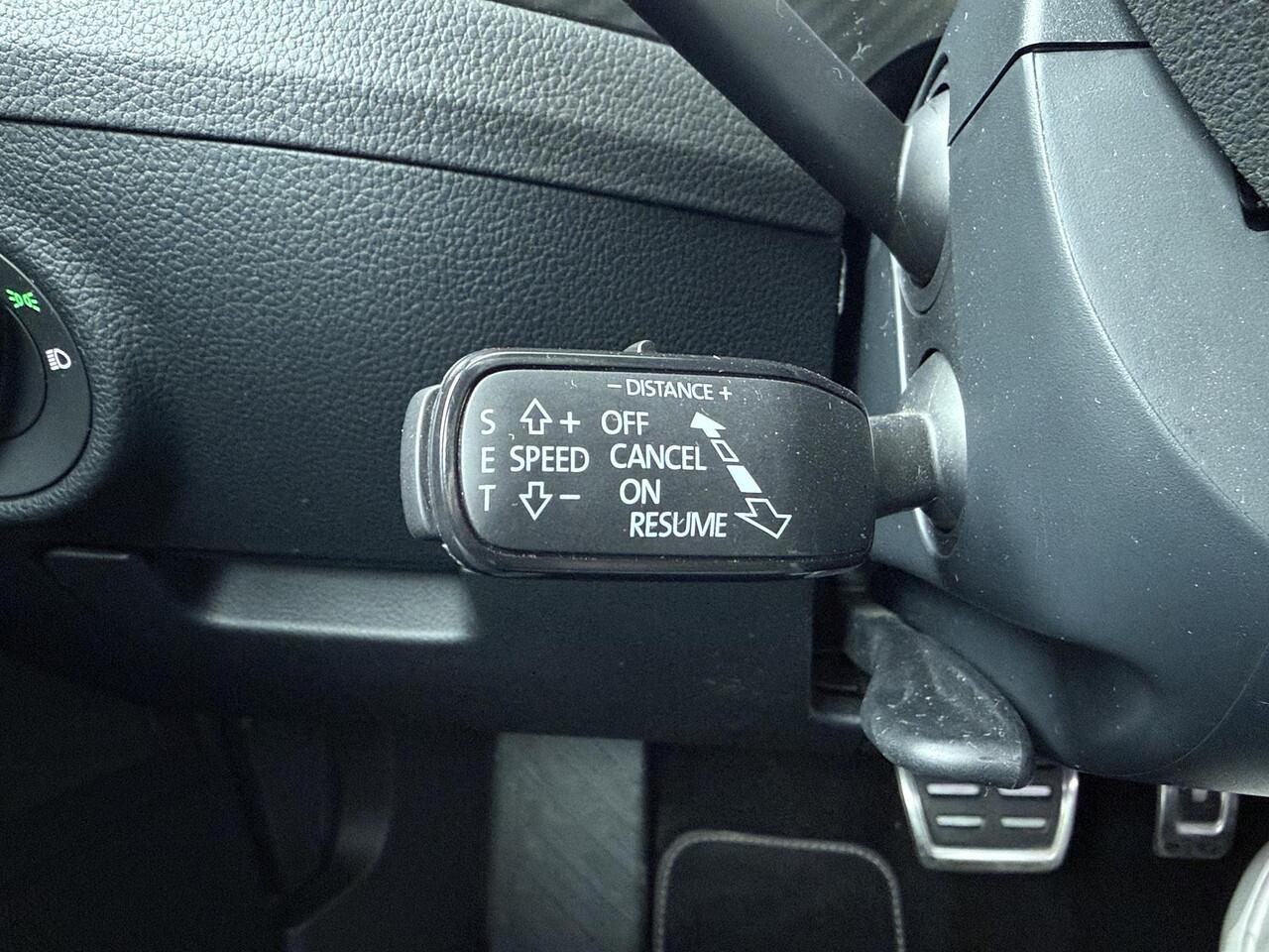 Skoda SUPERB Combi 1.4 TSI iV Sportline Business | 218 PK | SoH 100% | Matrix LED koplampen | Adaptive cruise control | 19" LM velgen | Apple Carplay/Android Auto |