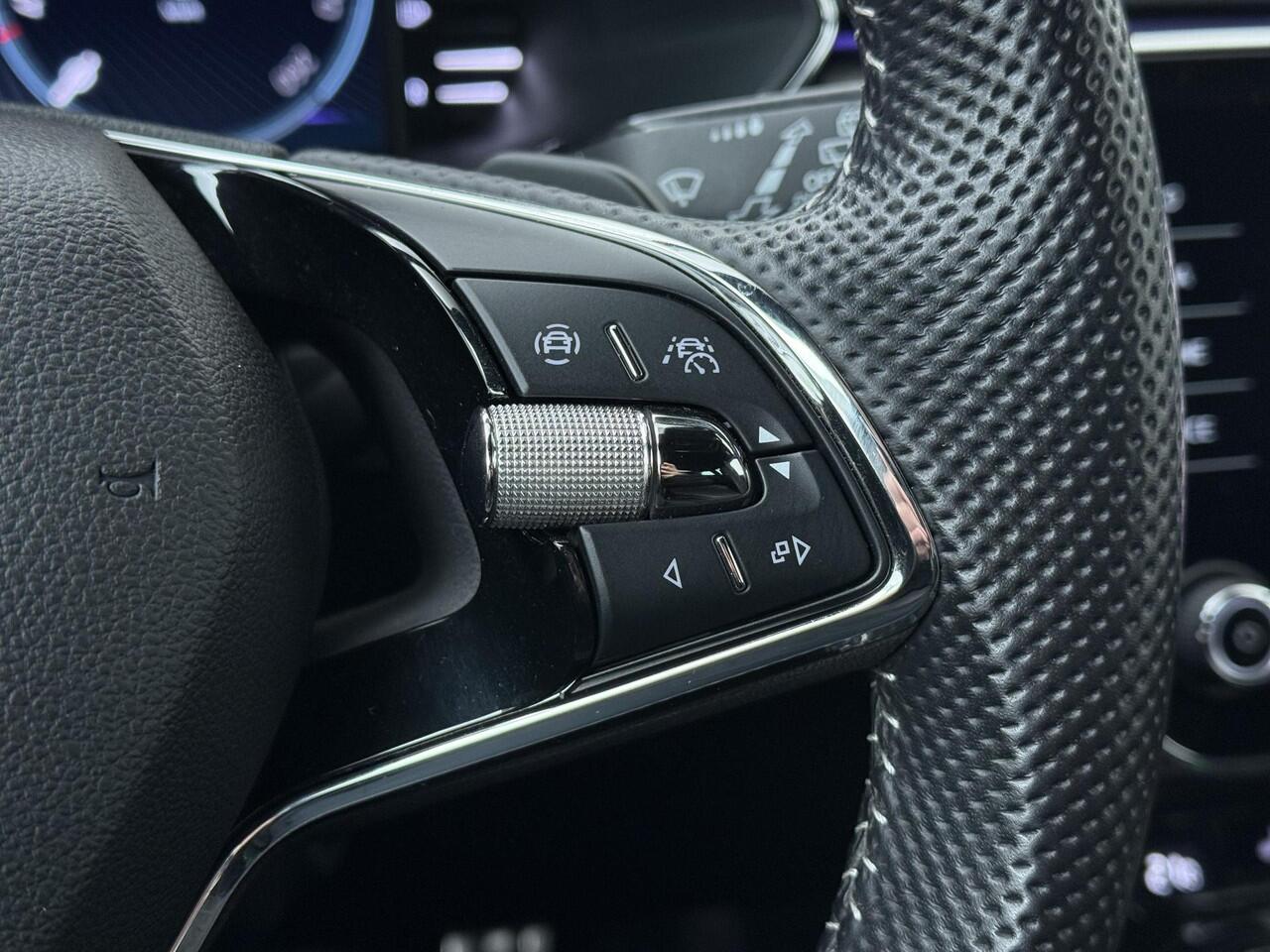 Skoda SUPERB Combi 1.4 TSI iV Sportline Business | 218 PK | Adaptive cruise control | Achteruitrijcamera | Climate control | Virtual Pedal achterklep |