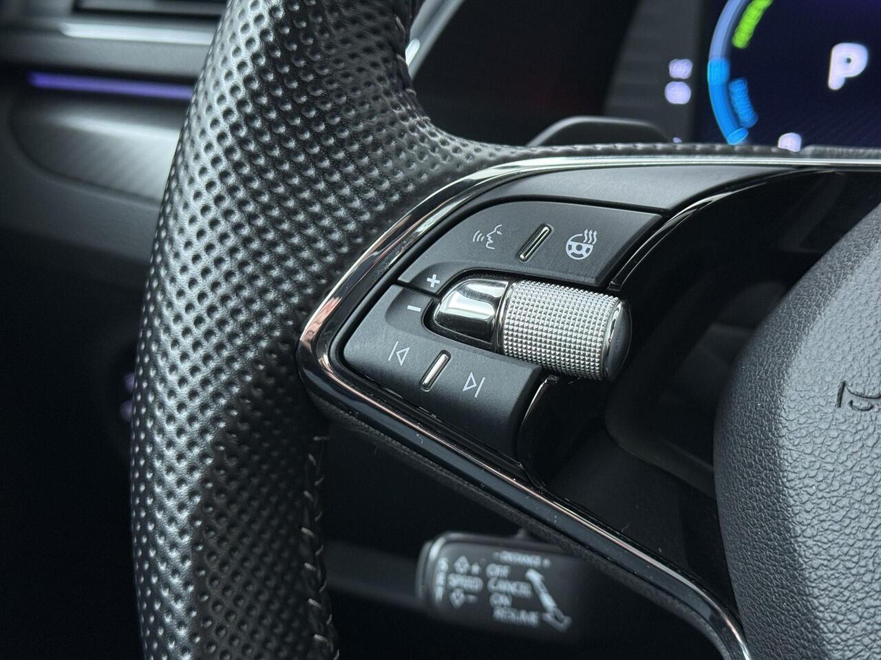 Skoda SUPERB Combi 1.4 TSI iV Sportline Business | 218 PK | Adaptive cruise control | Achteruitrijcamera | Climate control | Virtual Pedal achterklep |