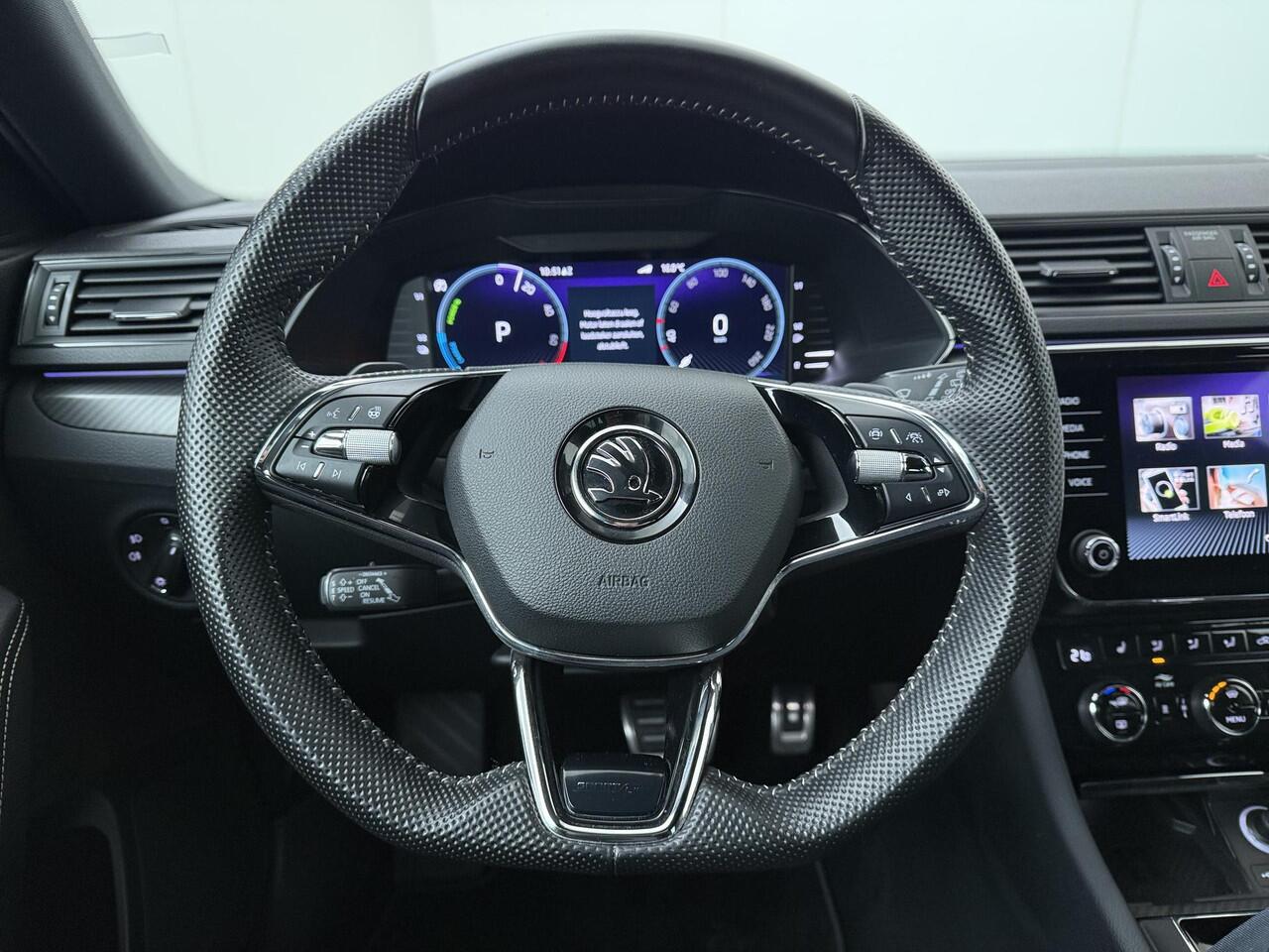 Skoda SUPERB Combi 1.4 TSI iV Sportline Business | 218 PK | Adaptive cruise control | Achteruitrijcamera | Climate control | Virtual Pedal achterklep |