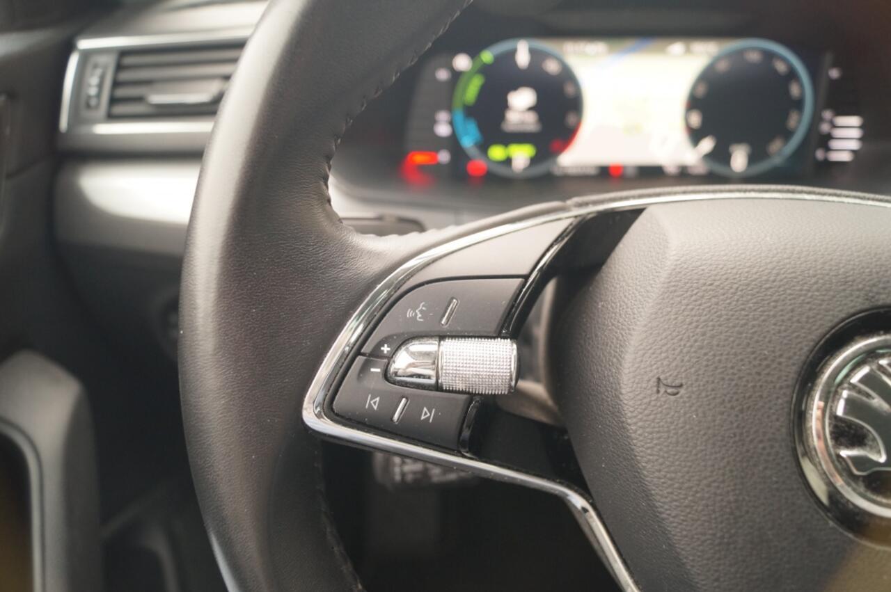 Skoda SUPERB Combi 1.4 TSI iV PHEV Business Edition Plus -NAVI-ECC-