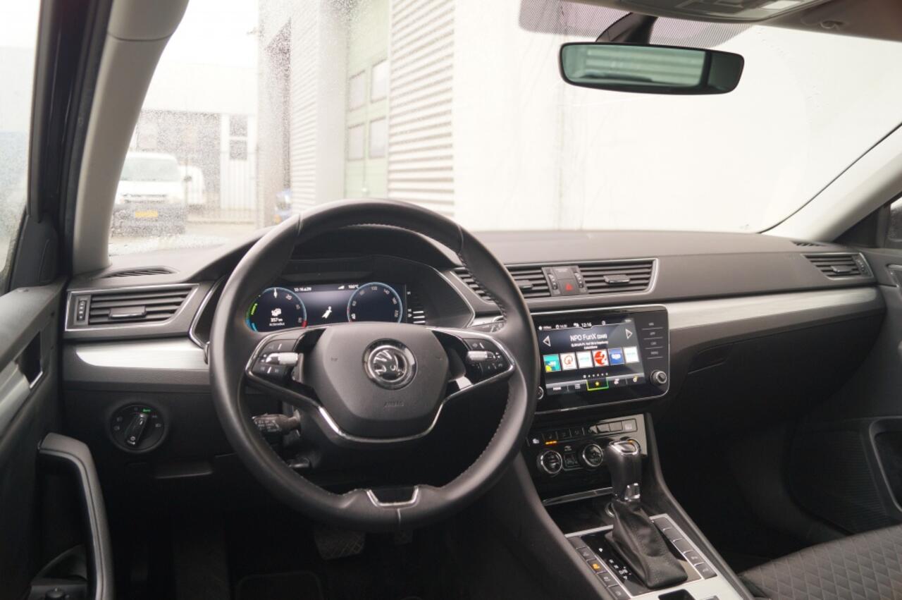 Skoda SUPERB Combi 1.4 TSI iV PHEV Business Edition Plus -NAVI-ECC-