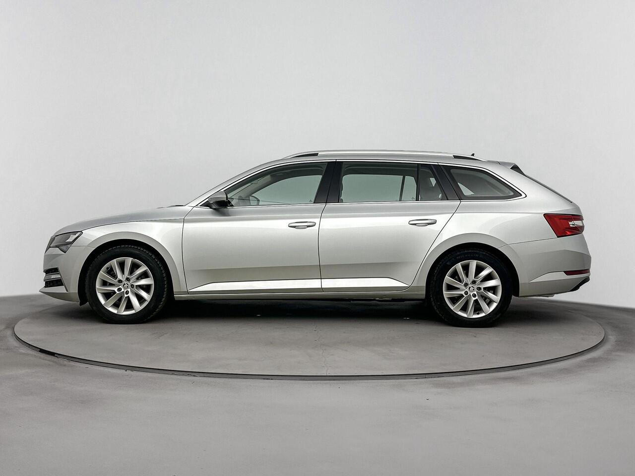 Skoda SUPERB Combi 1.4 TSI iV Business Edition Plus 218PK | Memory stoelen | Achteruitrijcamera | Navigatie | Stoelverwarming | Keyless | Virtual Cockpit | Climate Control | Apple CarPlay & Android Auto