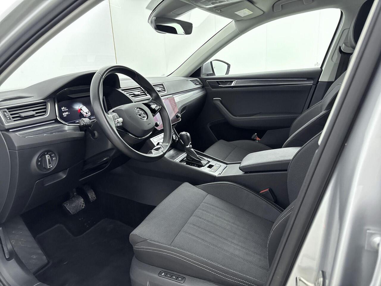 Skoda SUPERB Combi 1.4 TSI iV Business Edition Plus 218PK | Memory stoelen | Achteruitrijcamera | Navigatie | Stoelverwarming | Keyless | Virtual Cockpit | Climate Control | Apple CarPlay & Android Auto