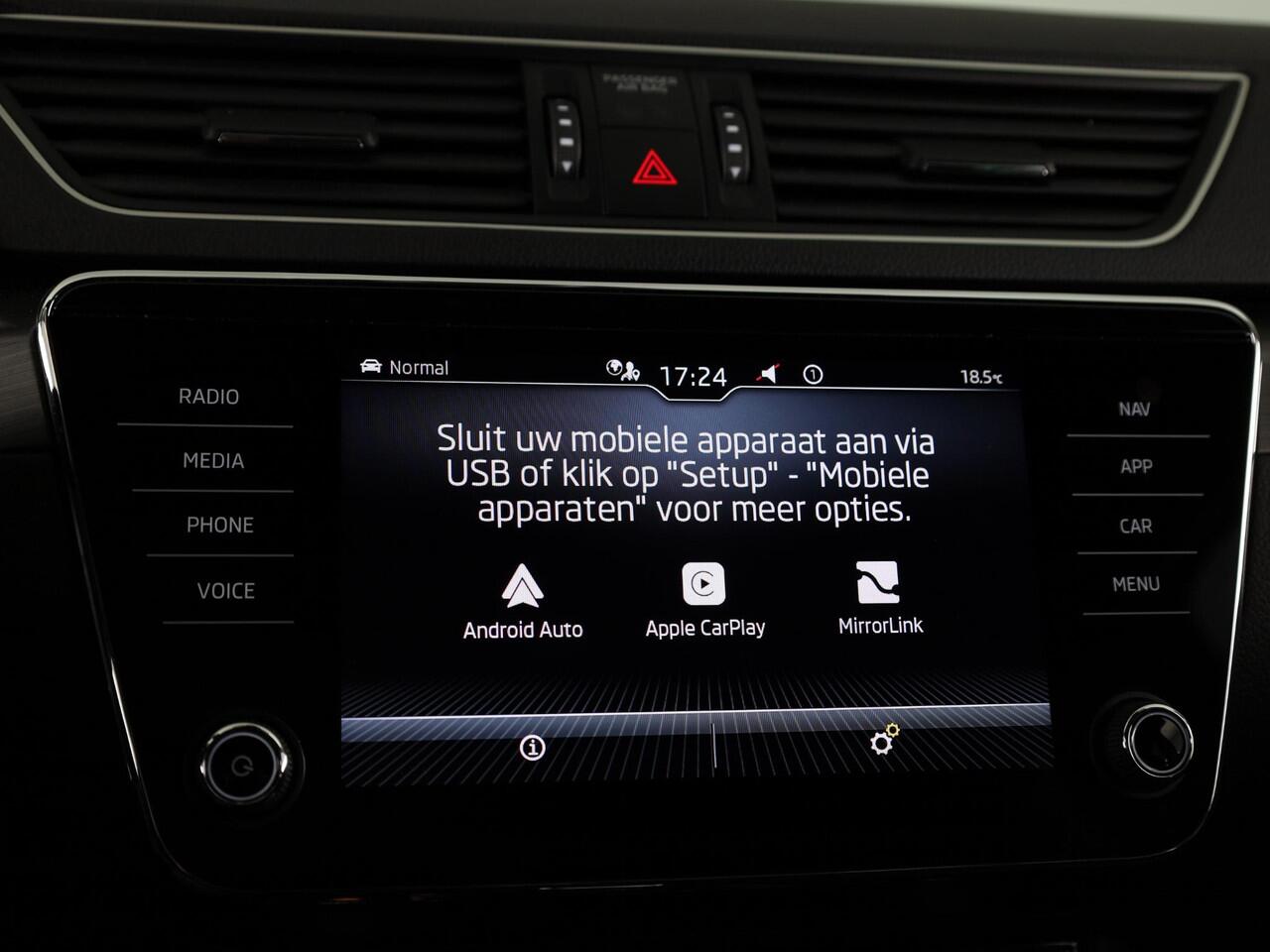 Skoda SUPERB 1.4 TSI iV Style 218 pk Automaat (DSG) | Navigatie | Parkeersensoren (Park assist) | Achteruitrijcamera | Standkachel | Stoelverwarming |