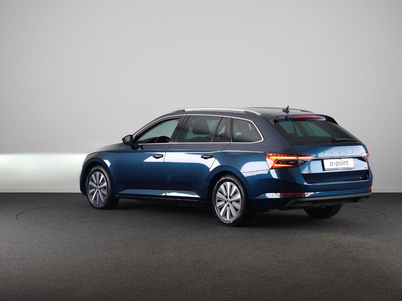 Skoda SUPERB 1.4 TSI iV Style 218 pk Automaat (DSG) | Navigatie | Parkeersensoren (Park assist) | Achteruitrijcamera | Standkachel | Stoelverwarming |
