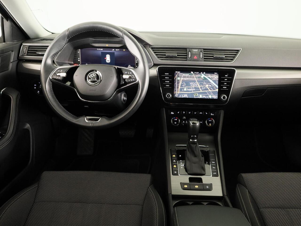 Skoda SUPERB 1.4 TSI iV Style 218 pk Automaat (DSG) | Navigatie | Parkeersensoren (Park assist) | Achteruitrijcamera | Standkachel | Stoelverwarming |