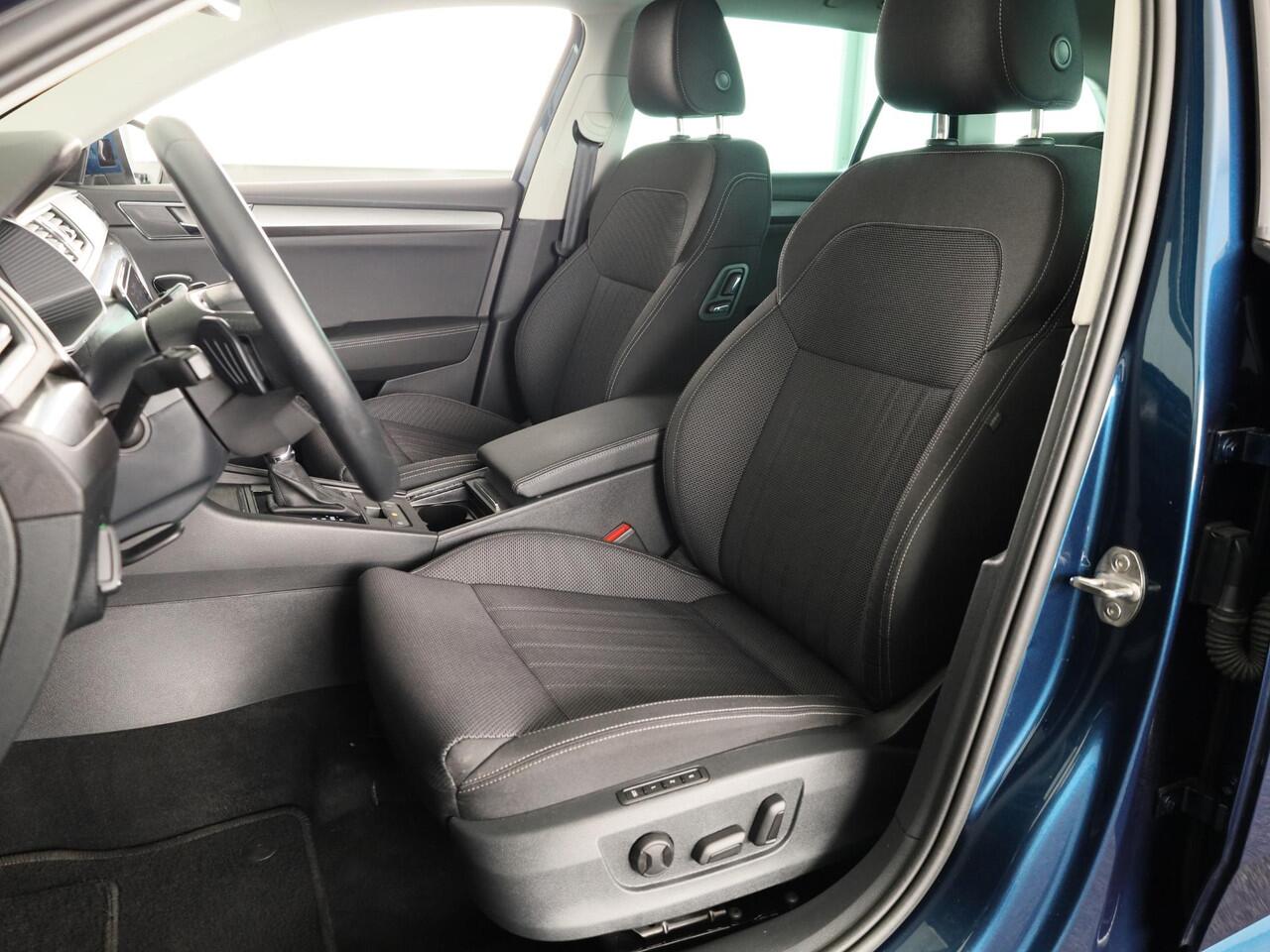 Skoda SUPERB 1.4 TSI iV Style 218 pk Automaat (DSG) | Navigatie | Parkeersensoren (Park assist) | Achteruitrijcamera | Standkachel | Stoelverwarming |