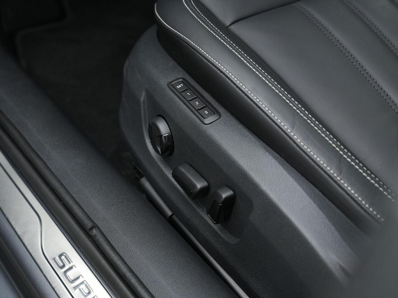 Skoda SUPERB 1.4 TSI iV 218 pk Laurin & Klement | Leder | Navigatie Columbus | Geheugenstoelen | Adaptief onderstel | Matrix LED | Canton