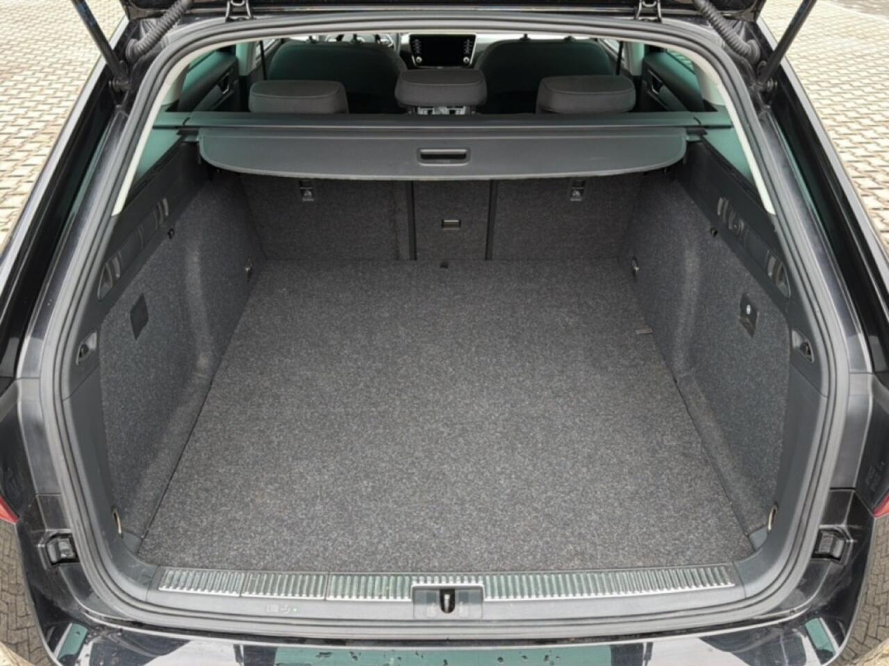 Skoda SUPERB 1.4 TSI iV AMBITION TREKHAAK/CRUISE/STOELVERW/NAVI/CARPLAY