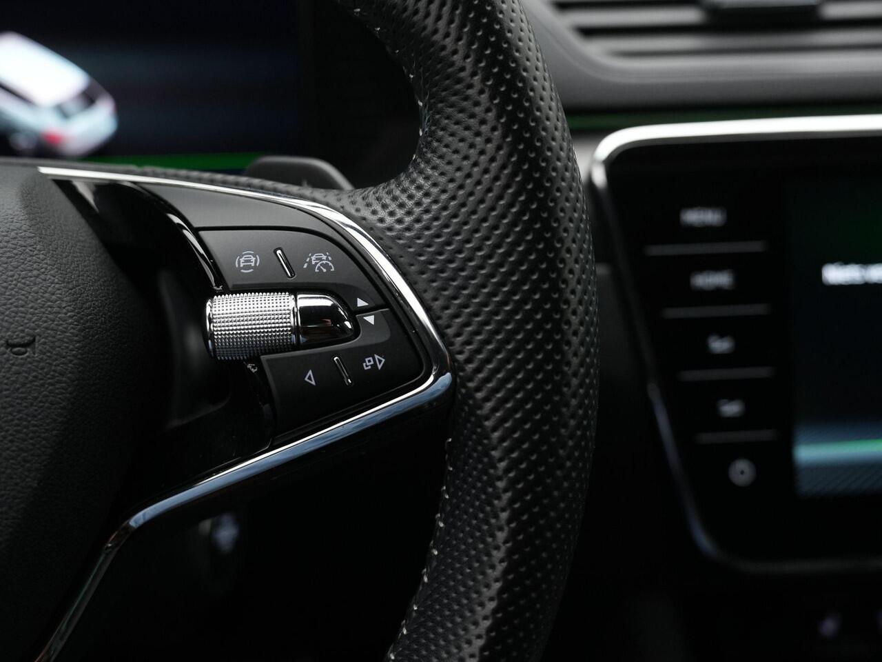 Skoda SUPERB 1.4 TSI iV 218 pk Sportline | Trekhaak | Geheugenstoelen | Navigatie Columbus | Adaptief onderstel | 360 Camera | Matrix LED | Canton