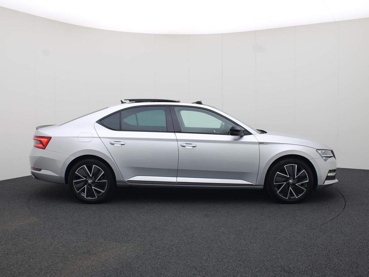 Skoda SUPERB 1.4 TSIiV 160kW/218PK Sportline DSG · Panoramadak · Navigatie · Leder/Alcantra · Garantie tot juni 2028 of 100000