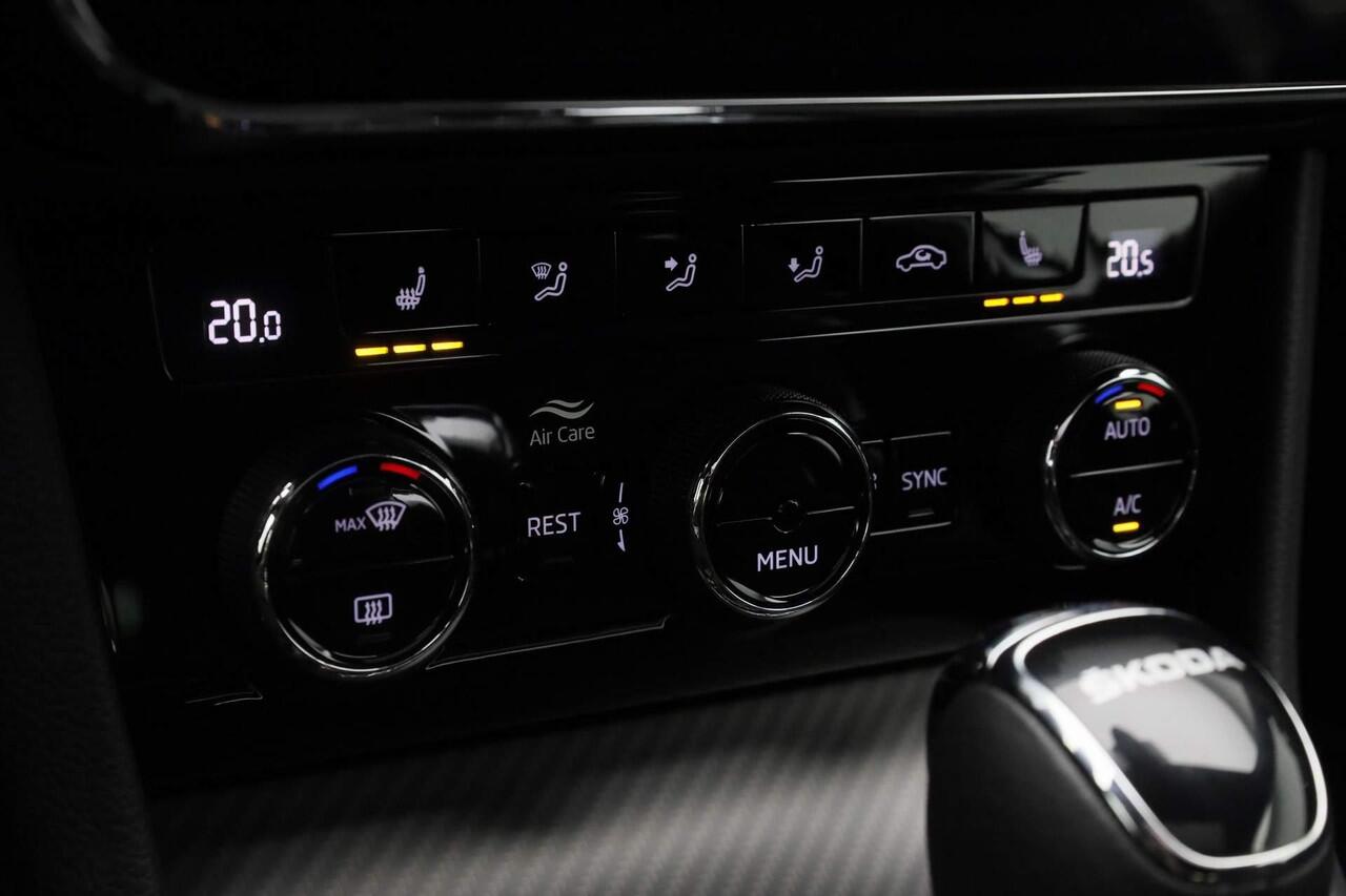 Skoda SUPERB 1.4 TSI 218 pk DSG iV PHEV Sportline Business | Panoramadak | Matrix LED | Geheugenstoelen | Rondomzicht camera