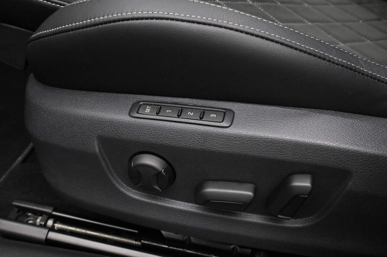 Skoda SUPERB 1.4 TSI 218 pk DSG iV PHEV Sportline Business | Panoramadak | Matrix LED | Geheugenstoelen | Rondomzicht camera