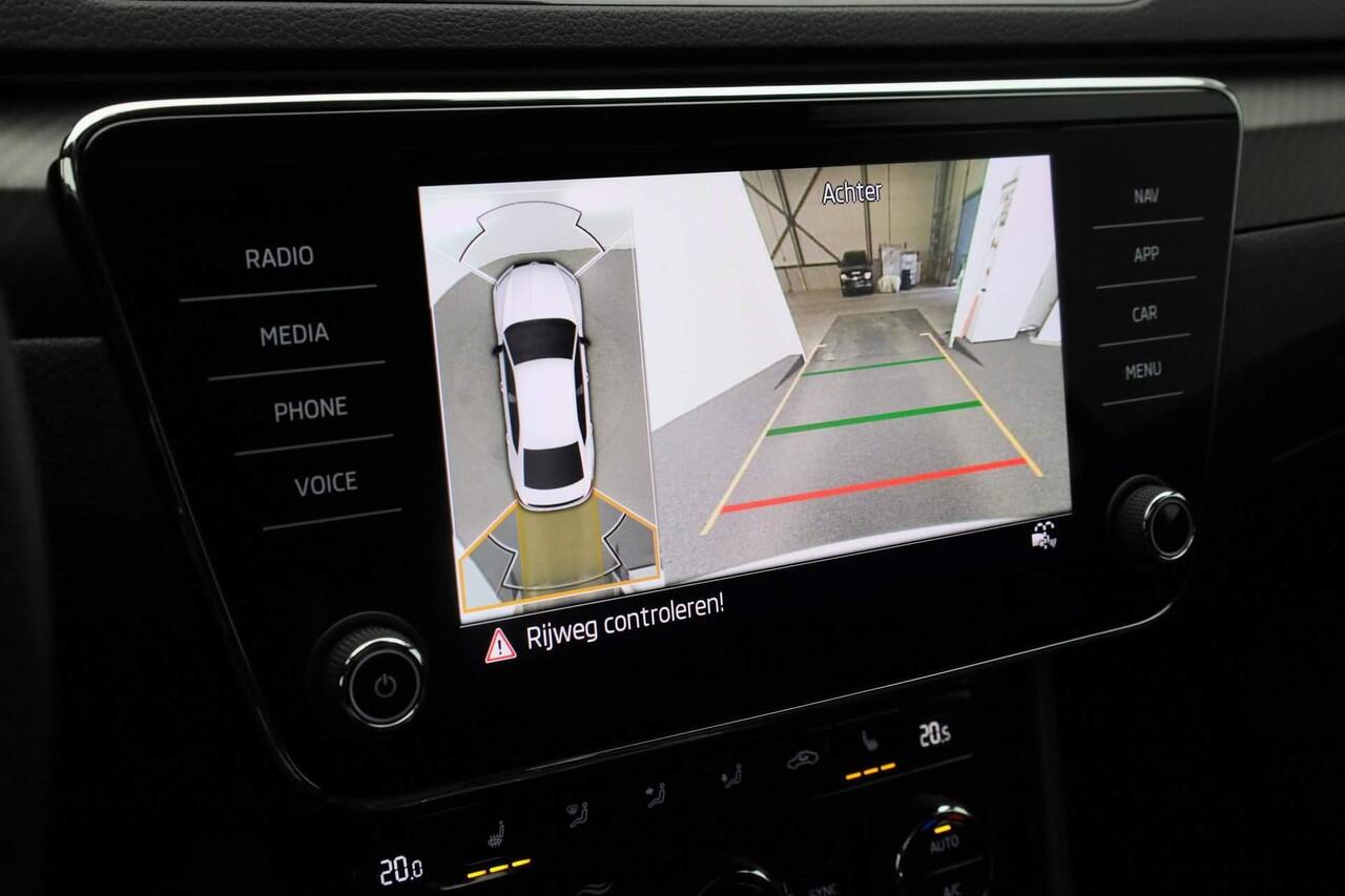 Skoda SUPERB 1.4 TSI 218 pk DSG iV PHEV Sportline Business | Panoramadak | Matrix LED | Geheugenstoelen | Rondomzicht camera