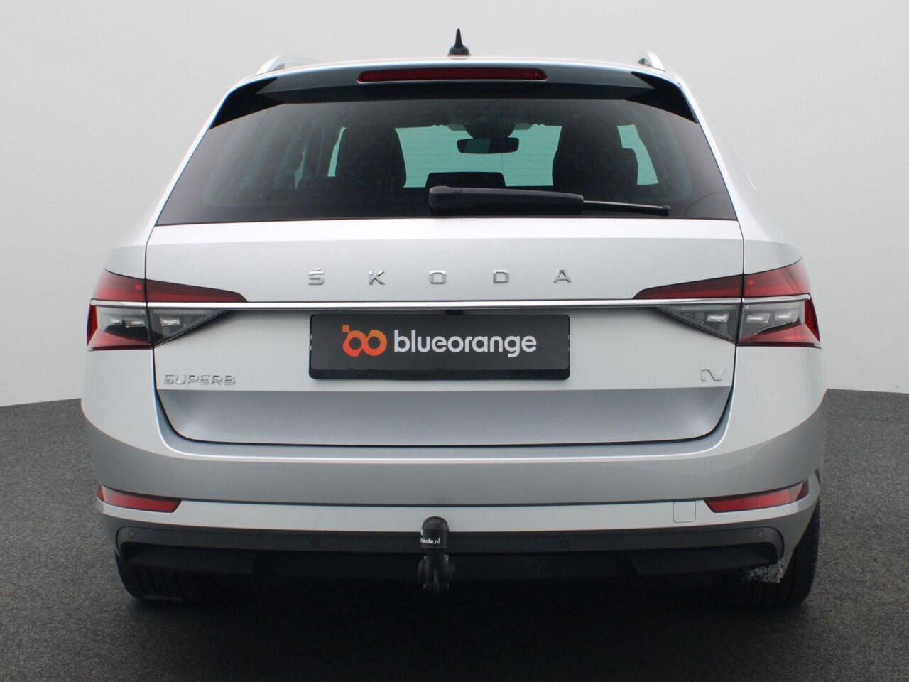 Skoda SUPERB Combi 1.4 TSI iV Business Edition Plus 218PK DSG Adaptieve Cruise Controle, Stoel-Stuurverwarming, Volleder, Memorystoel, Keyless, Side Assist, Achteruitrijcamera, Trekhaak, 18" LM Velgen