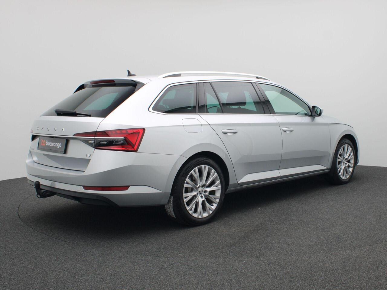 Skoda SUPERB Combi 1.4 TSI iV Business Edition Plus 218PK DSG Adaptieve Cruise Controle, Stoel-Stuurverwarming, Volleder, Memorystoel, Keyless, Side Assist, Achteruitrijcamera, Trekhaak, 18" LM Velgen