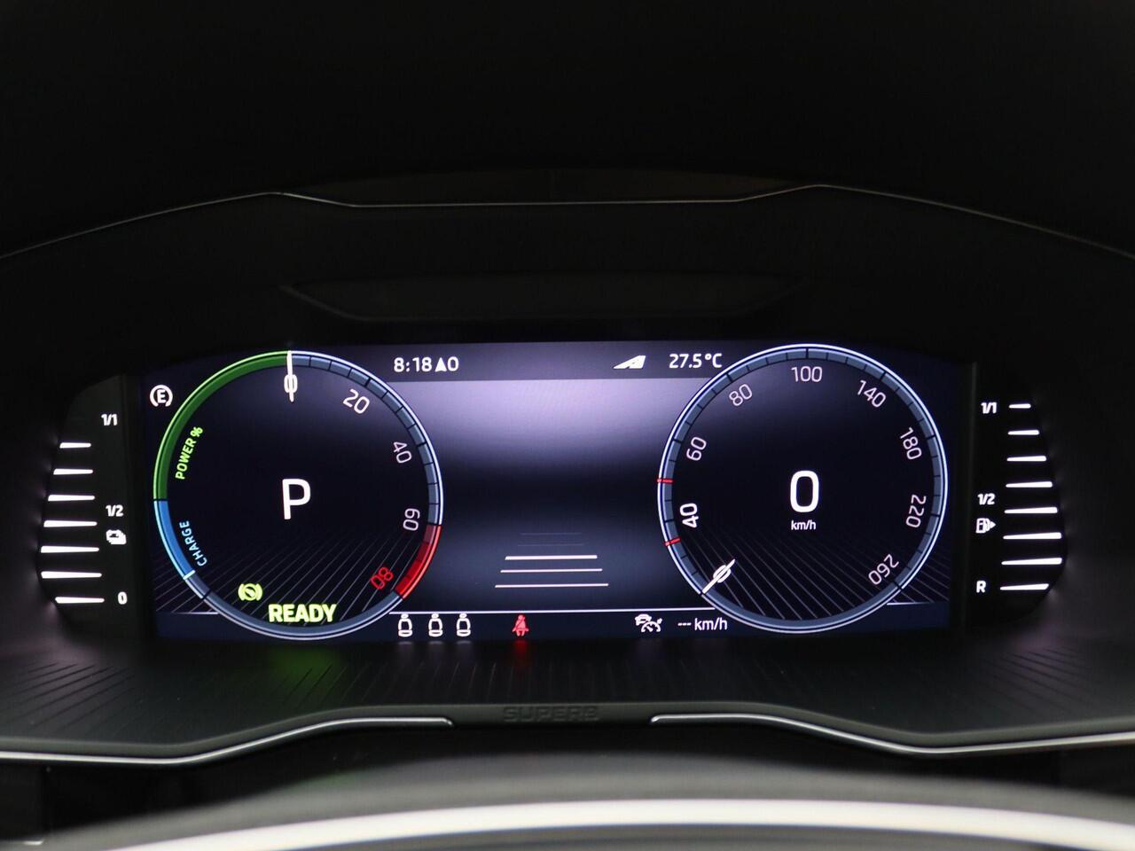 Skoda SUPERB Combi 1.4 TSI iV Business Edition Plus 218PK DSG Adaptieve Cruise Controle, Stoel-Stuurverwarming, Volleder, Memorystoel, Keyless, Side Assist, Achteruitrijcamera, Trekhaak, 18" LM Velgen