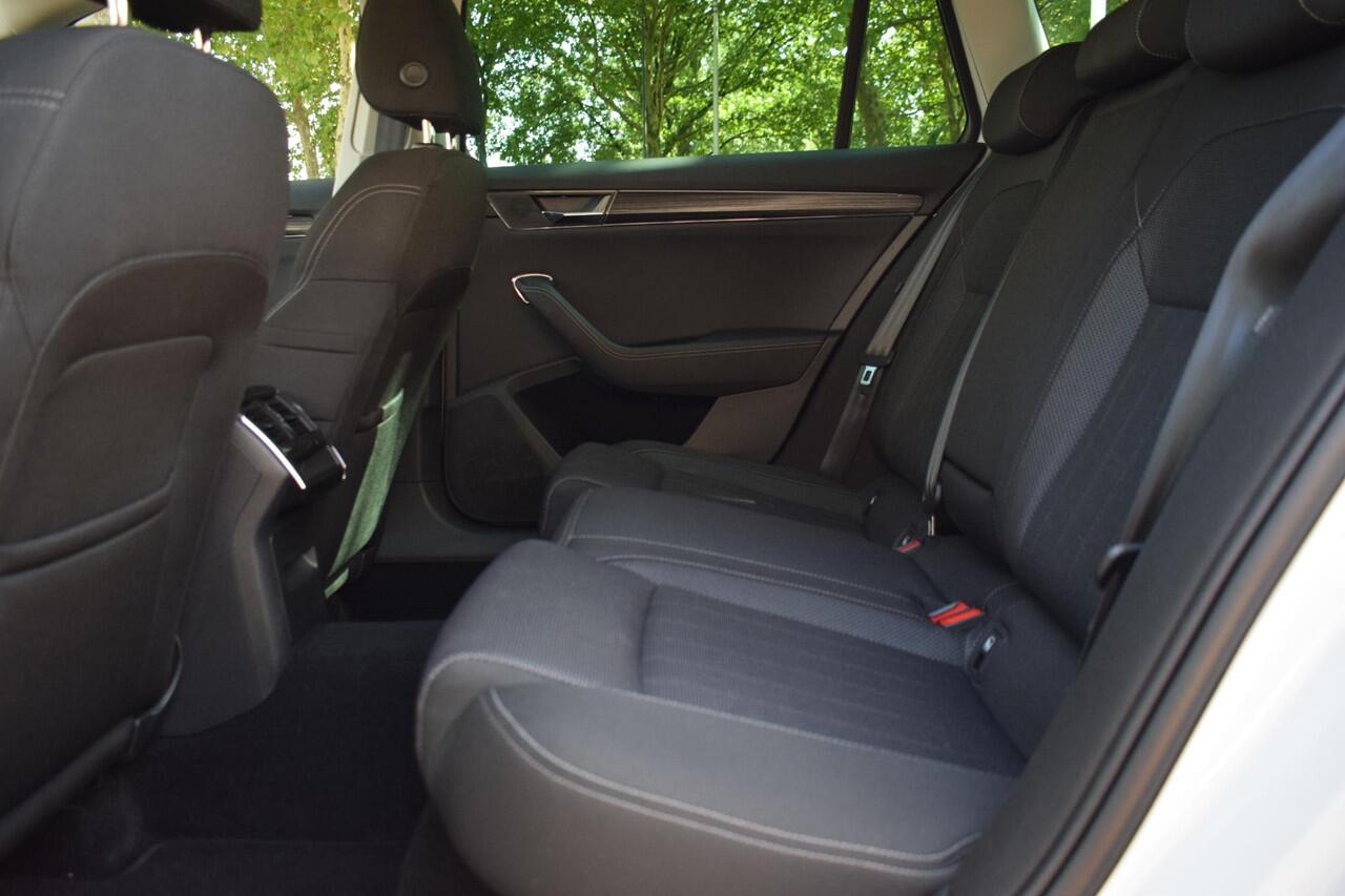 Skoda SUPERB Combi 1.4 TSI iV Bus. Edit. Plus met Virt/Cam/Stoelvw/Na