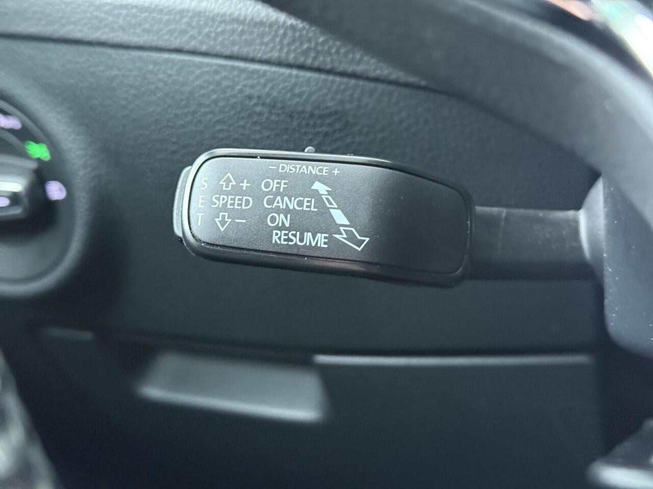 Skoda SUPERB Combi 1.4 TSI iV Laurin & Klement Edition | 218 PK | SoH 97% | Trekhaak | Panoramadak | 360 graden camera | Canton Audio | Lederen bekleding | Matrix LED koplampen |