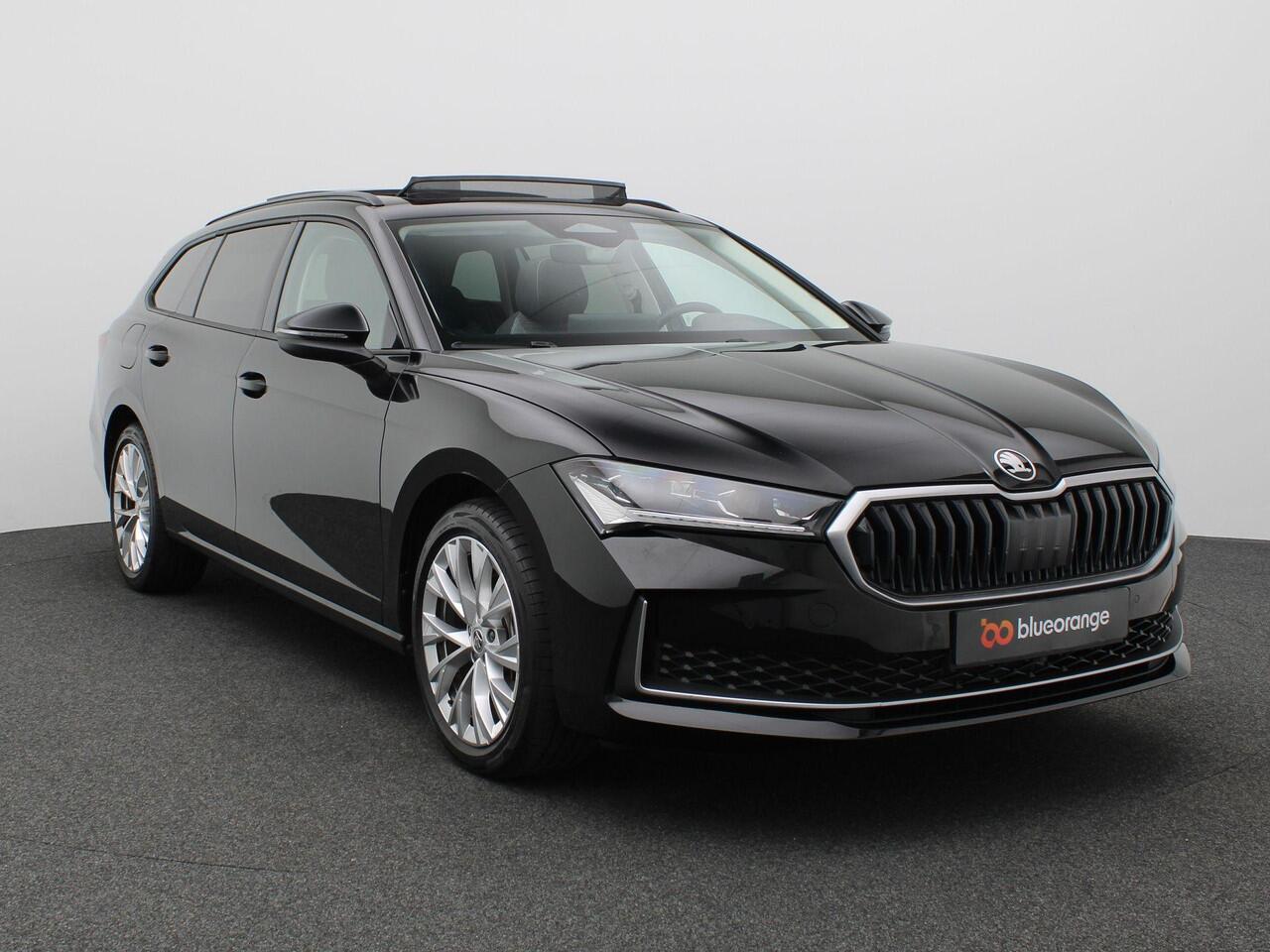 Skoda SUPERB Combi 1.5 TSI MHEV First Edition 150PK DSG Matrix-Led, Pano-Schuifdak, Side Assist, Stoelverwarming, Elek. Achterklep, Massage stoel, Navigatie, Adaptive cruise control