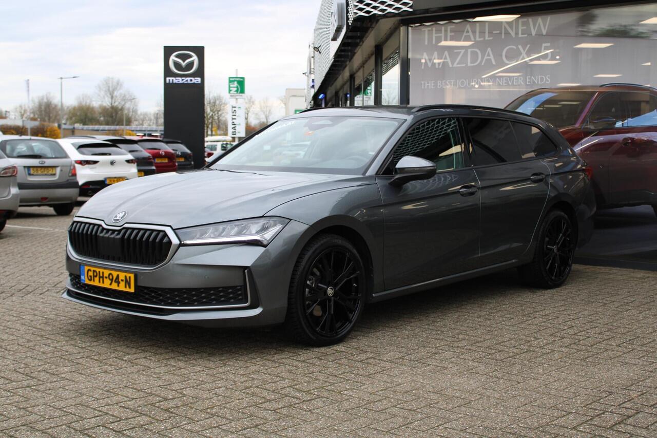 Skoda SUPERB Combi 1.5 TSI 150PK MHEV First Edition , Automaat, Trekhaak, Adap.Cruise, LMV 19 Inch, Apple Carplay, Camera, PDC, Stoelverwarming, All Season