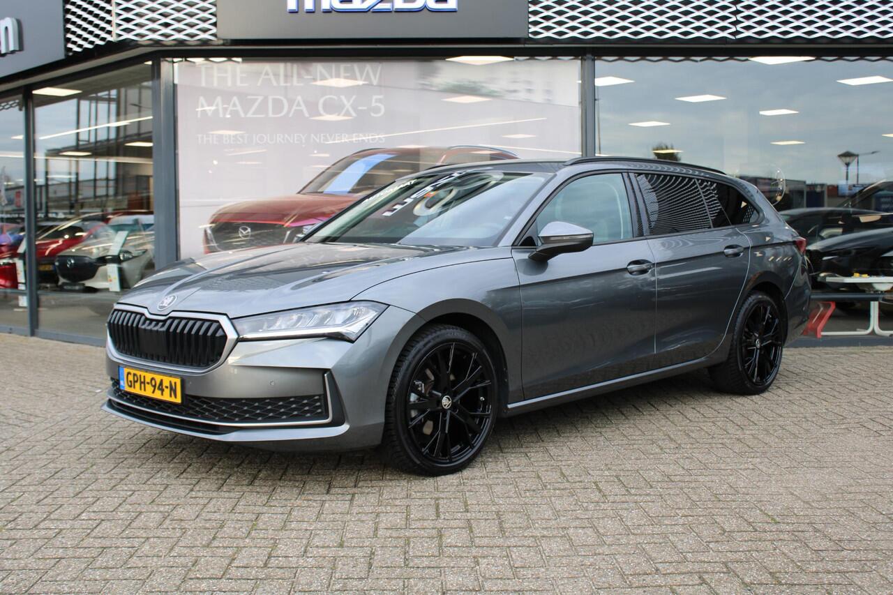 Skoda SUPERB Combi 1.5 TSI 150PK MHEV First Edition , Automaat, Trekhaak, Adap.Cruise, LMV 19 Inch, Apple Carplay, Camera, PDC, Stoelverwarming, All Season