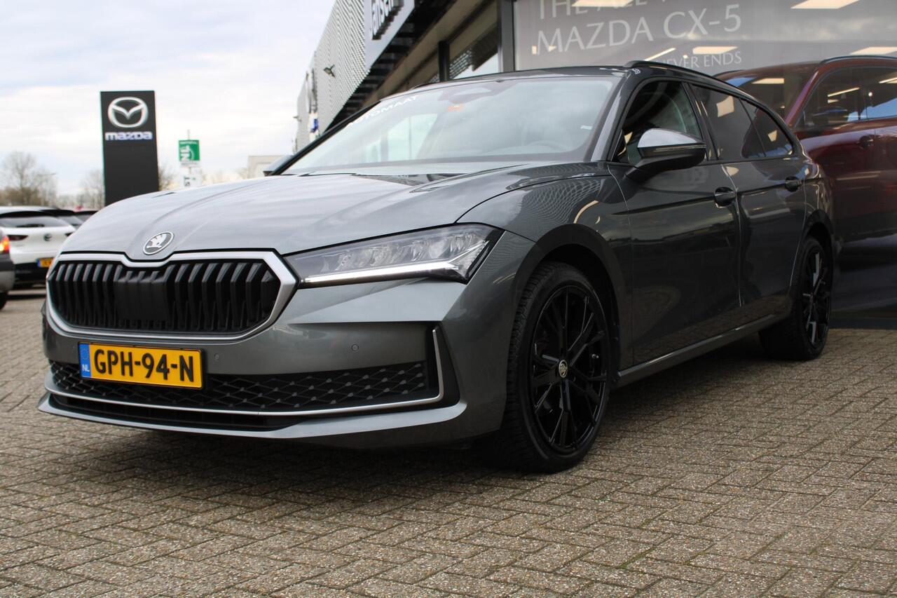 Skoda SUPERB Combi 1.5 TSI 150PK MHEV First Edition , Automaat, Trekhaak, Adap.Cruise, LMV 19 Inch, Apple Carplay, Camera, PDC, Stoelverwarming, All Season