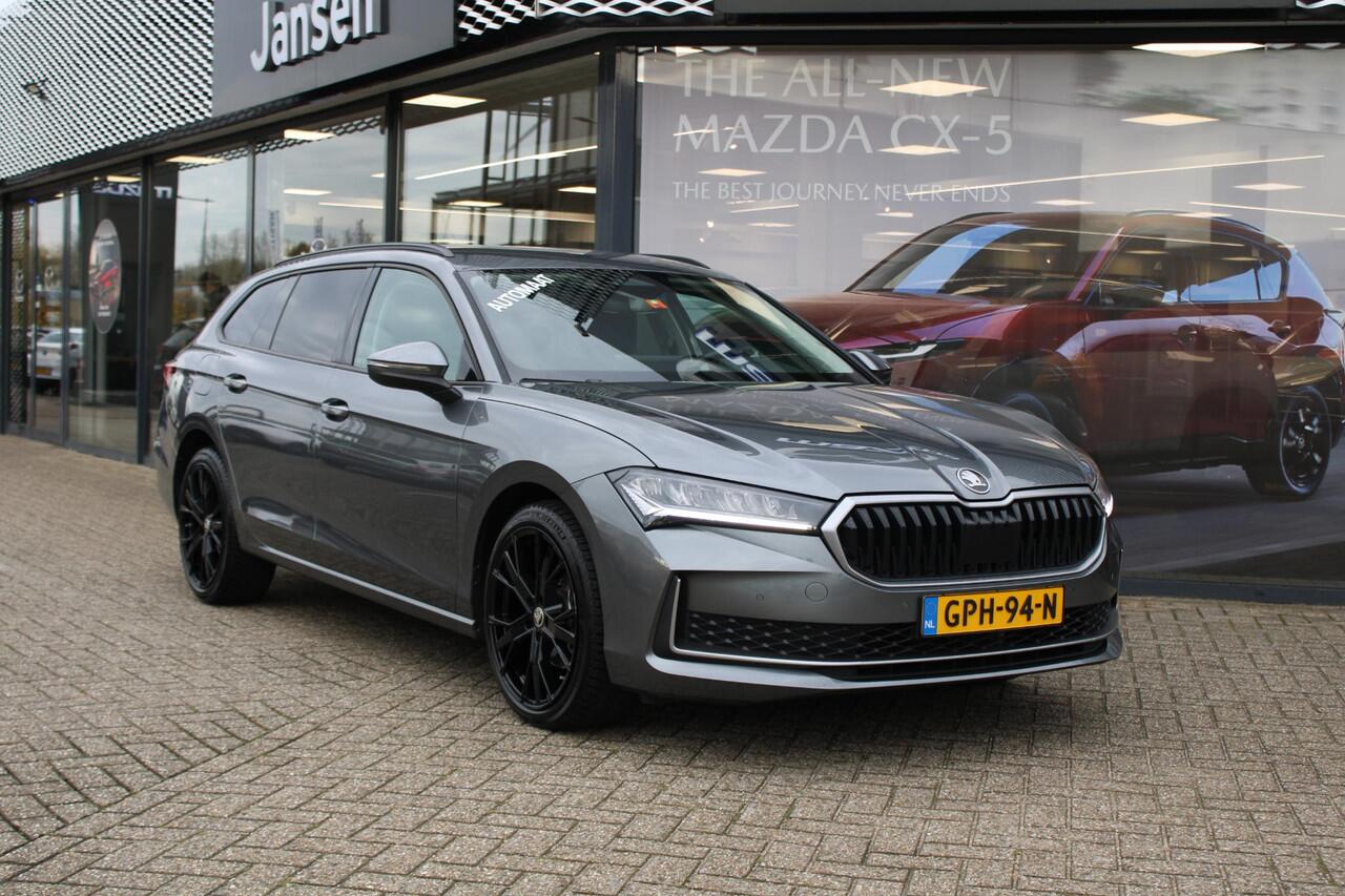 Skoda SUPERB Combi 1.5 TSI 150PK MHEV First Edition , Automaat, Trekhaak, Adap.Cruise, LMV 19 Inch, Apple Carplay, Camera, PDC, Stoelverwarming, All Season
