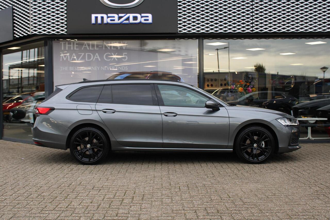 Skoda SUPERB Combi 1.5 TSI 150PK MHEV First Edition , Automaat, Trekhaak, Adap.Cruise, LMV 19 Inch, Apple Carplay, Camera, PDC, Stoelverwarming, All Season