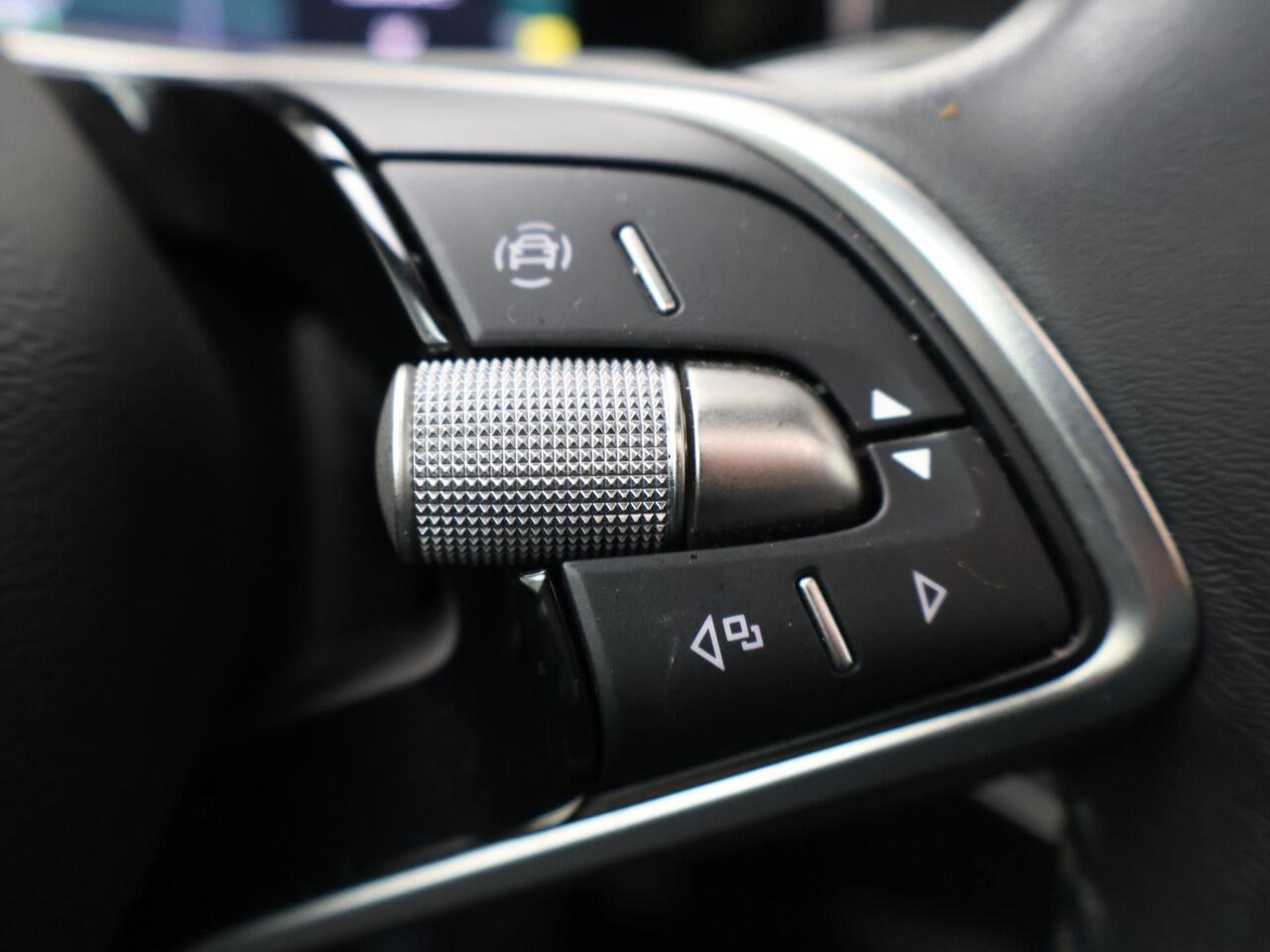 Skoda SUPERB Combi 1.5 TSI MHEV First Edition | 150 PK | Automaat | Trekhaak wegklapbaar | Panoramadak | Apple Carplay/Android Auto |