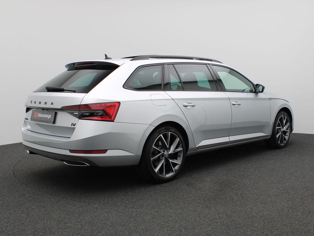 Skoda SUPERB Combi 1.4 TSI iV Sportline Business 218PK DSG SOH 97%, Pano-Schuifdak, Elektrische Memorystoel, Stoelverwarming, Achteruitrijcamera, Virtual Pedal, Keyless, 19" LM Velgen, Adaptieve Cruise Control